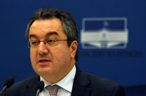 Ο κ. Μόσιαλος μίλησε για το φάρμακο και το εμβόλιο για τον κορωνοϊό