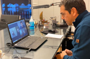 Ο Αλέξης Τσίπρας σε τηλεδιάσκεψη