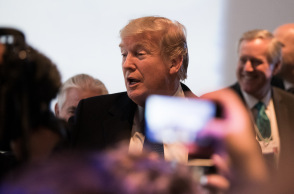 Γιατί δεν θέλει αυστηρά περιοριστικά μέτρα ο Τραμπ