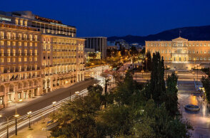 Αναστολή λειτουργίας για τα ξενοδοχεία Μεγάλη Βρετανία και King George