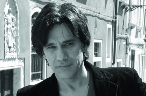 Μένουμε σπίτι με τους συγγραφείς μας: Δείτε live την εκπομπή του #BookiaTV με την υποστήριξη της Athens Voice. Ο Αλέξης Σταμάτης μιλάει για τα «Αθώα πλάσματα» (Καστανιώτη).