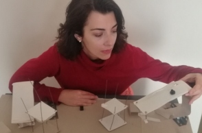 #menoumespiti με την Athens Voice: Η ηθοποιός Λουκία Μιχαλοπούλου περιγράφει μία μέρα στο σπίτι, εν μέσω πανδημίας κορωνοϊού