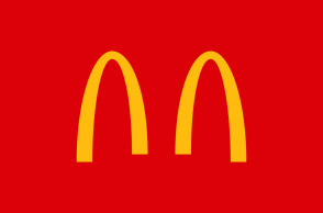 Το «πειραγμένο» λογότυπο των McDonald's με απόσταση ανάμεσα στις 2 καμάρες του "Μ"