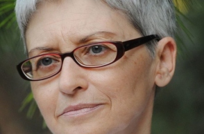 #menoumespiti με την Athens Voice: Η συγγραφέας Μαρία Σκιαδαρέση περιγράφει μία μέρα στο σπίτι, εν μέσω πανδημίας κορωνοϊού