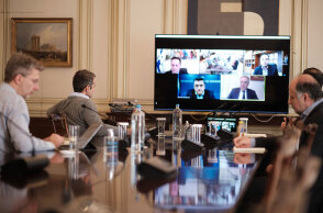 Σύσκεψη στο Μαξίμου