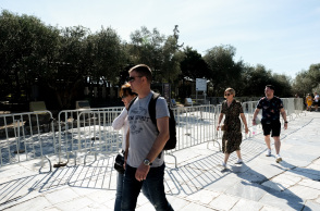 Προς ένταξη στα μέτρα στήριξης οι ξεναγοί 