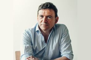 Ο συγγραφέας Ντέιβιντ Νίκολς (David Nicholls)