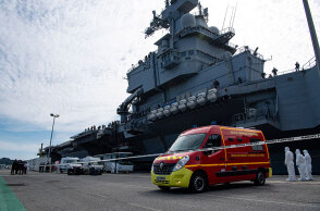 Δεκάδες κρούσματα κορωνοϊού στο μοναδικό αεροπλανοφόρο της Γαλλίας