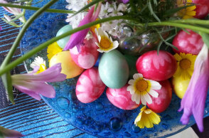 Πασχαλινά αυγά βαμμένα με φυσικές βαφές