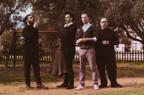 Το συγκρότημα King Garcia