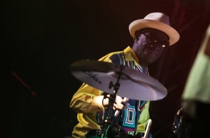 Ο ντράμερ Τόνι Άλεν 