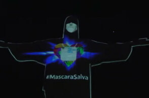 «Η χρήση μάσκας σώζει»: Το μήνυμα για τον κορωνοϊό που προβλήθηκε στο άγαλμα του Ιησού Χριστού στο Ρίο ντε Τζανέιρο