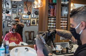 Άνοιξαν και πάλι τα κομμωτήρια στη Θεσσαλονίκη
