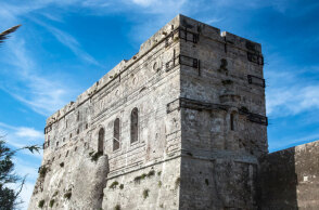 Το Μουσείο Μπενάκη Ελληνικός Πολιτισμός παρουσιάζει διαδικτυακά τη φωτογραφική έκθεση «Ο Τελευταίος Μοναχός των Στροφάδων» των Robert McCabe - Κατερίνας Λυμπεροπούλου