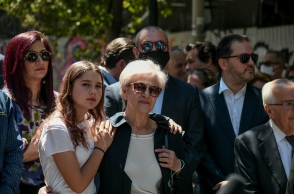 Η εκδήλωση αποκάλυψης της τιμητικής πλακέτας για τους νεκρούς της Marfin, πραγματοποιήθηκε σε κλίμα συγκίνησης το μεσημέρι του Σαββάτου