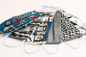 Υφασμάτινες μάσκες από το Εθνικό Θέατρο