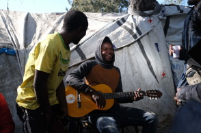 Η ιστορία ενός εγκλωβισμένου ποδοσφαιριστή στη Μόρια