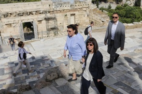 Η Πρόεδρος της Δημοκρατίας στην Ακρόπολη 