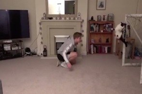 Γάτα σε ρόλο τερματοφύλακα