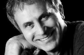 Συνέντευξη: Ο Γιώργος Νταλάρας μιλάει στην ATHSN VOICE για τα 50 του χρόνια στο τραγούδι, τη μουσική, τη ζωή του, το βιβλίο του