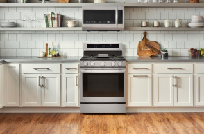 Η LG Electronics (LG) προσφέρει στους καταναλωτές οικιακές συσκευές που έχουν σχεδιαστεί για να κάνουν τη ζωή ευκολότερη.