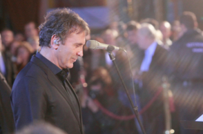 Γιώργος Νταλάρας στο Megaron Online