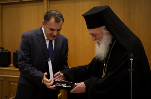 ΣΥΝΑΝΤΗΣΗ ΤΟΥ ΑΡΧΙΕΠΙΣΚΟΠΟΥ ΙΕΡΩΝΥΜΟΥ ΜΕ ΤΟΝ ΥΠ. ΑΜΥΝΑΣ ΝΙΚΟ ΠΑΝΑΓΙΩΤΟΠΟΥΛΟ 