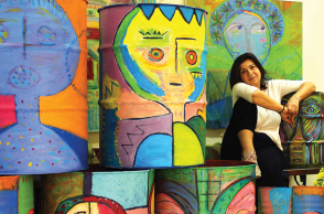 Η Νίνα Ιωαννίδου, ιδιοκτήτρια του ανθοπωλείου Fleria