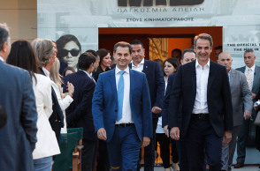 O πρωθυπουργός Κυριάκος Μητσοτάκης φθάνει μαζί με τον Υπουργό Τουρισμού Χάρη Θεοχάρη, στην εκδήλωση για την παρουσίαση της καμπάνιας του ελληνικού τουρισμού για το 2020