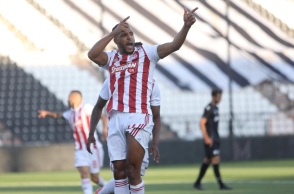 Ο Ολυμπιακός έκανε ένα ακόμη βήμα για την κατάκτηση του φετινού πρωταθλήματος κερδίζοντας τον ΠΑΟΚ με σκορ 0-1 στην Τούμπα