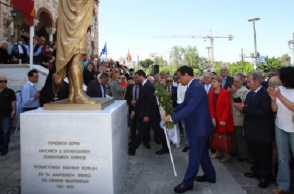 Στα αποκαλυπτήρια του αγάλματος του Κ. Παλαιολόγου παρέστη ο Αδωνις Γεωργιάδης