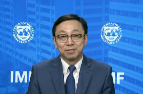 O Tao Zhang κατά τη διάρκεια της ομιλίας του στο 5o Οικονομικό Φόρουμ των Δελφών