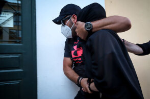 Προσωρινά κρατούμενη η 35χρονη για την επίθεση με βιτριόλι 