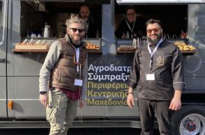 Ένα food truck που γυρνάει την Ελλάδα μαγειρεύοντας αποκλειστικά με ελληνικά προϊόντα