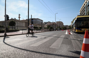 «Δημιουργείται για πρώτη φορά στην Αθήνα μια ασφαλής ποδηλατική διαδρομή που ενώνει το Σύνταγμα με την Ομόνοια» - Το μήνυμα του Κώστα Μπακογιάννη για τις παρεμβάσεις στην Πανεπιστημίου