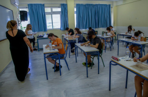 Πανελλήνιες: Πώς να προστατεύσουν την όρασή τους οι μαθητές