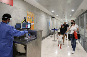 Έλεγχοι στο αεροδρόμιο της Λάρνακας για κορωνοϊό