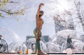 Μαθήματα γιόγκα σε φούσκες