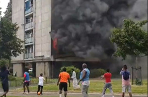 Φωτιά σε συγκρότημα πολυκατοικιών στο Λονδίνο