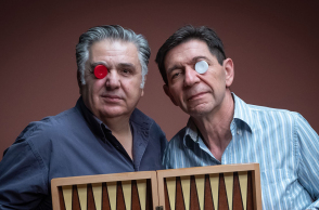 Ο Ιεροκλής Μιχαηλίδης κι ο Γεράσιμος Σκιαδάρέσης ξεκινούν περιοδεία σε όλη την Ελλάδα με το «Τάβλι» του Δημήτρη Κεχαΐδη