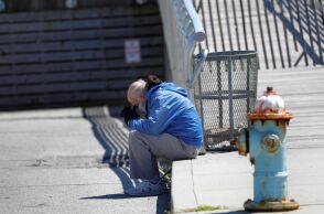 Η πανδημία του κορωνοϊού τριπλασίασε τους συνολικούς νεκρούς στη Νέα Υόρκη