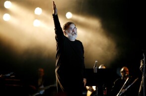 Ο Θάνος Μικρούτσικος