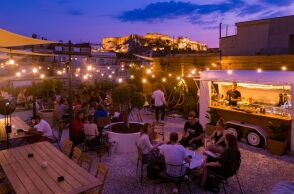 Το Ergon άνοιξε μια υπέροχη ταράτσα για το καλοκαίρι