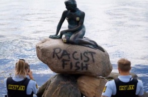 Το άγαλμα της Μικρής Γοργόνας στην Κοπεγχάγη