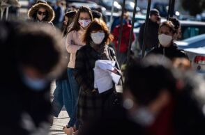 Ο Παγκόσμιος Οργανισμός Υγείας παραδέχθηκε πως «προκύπτουν αποδείξεις» σχετικά με τη διασπορά μέσω του αέρα του νέου κορωνοϊού