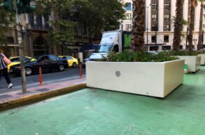 Καθαρίστηκαν οι ζαρντινιέρες του Μεγάλου Περιπάτου