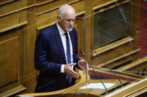 Γιώργος Παπανδρέου κατά την ομιλία του στη Βουλή σχετικά με το νομοσχέδιο του υπουργείου Προστασίας του Πολίτη για τις διαδηλώσεις