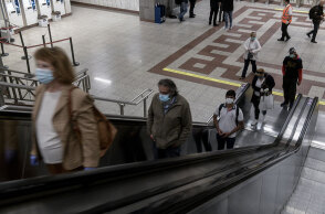 Ο Ηλίας Μόσιαλος εξηγεί τους 3 λόγους για τους οποίους πρέπει να φοράμε μάσκα για τον κορωνοϊό