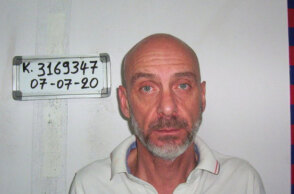 Ο 51χρονος δάσκαλος στην Ερέτρια που συνελήφθη για την αποπλάνηση της 14χρονης μαθήτριας