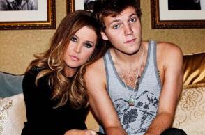 Ο εγγονός του Έλβις Πρίσλεϊ  Benjamin Keough μαζί με τη μητέρα του Lisa Marie Presley